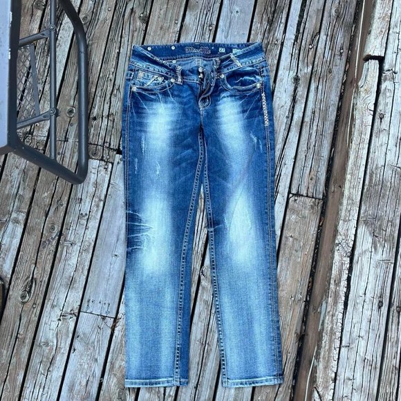 Miss Me Capris - Picture 1 of 3